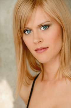 janet-varney-5