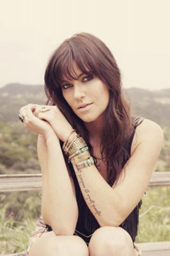 https://www.iconvsicon.com/wp-content/uploads/2013/02/tristan-prettyman-7-2013.jpg