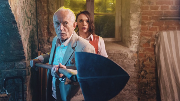 lance-henriksen-stung-2015