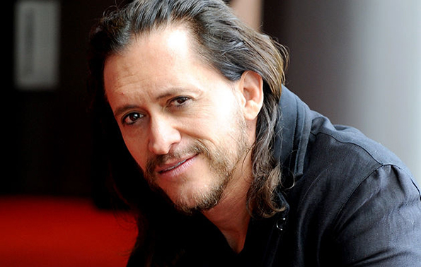 Clifton Collins, Jr. 