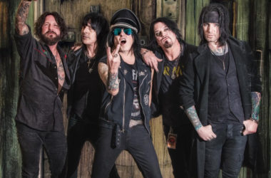 LA Guns featuring Tracii Guns and Phil Lewis