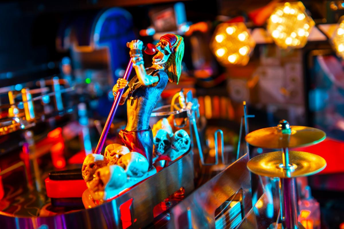 Guns N’ Roses ‘Not In This Lifetime’ Pinball Game