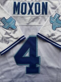 I’m now the proud owner of a Jonathan Moxon jersey from “Varsity Blues”, a film that’s been one of my favorite sports movies for years. A belated Christman gift from @luckypenny.gsd, this one came from the fundraiser the Van Der Beek family organized during James Van Der Beek’s battle with colorectal cancer.

Sadly, I never got the chance to have it autographed before his untimely passing, but seeing it show up today honestly felt a little like getting a postcard from James himself. Some movies stick with you forever, and “Varsity Blues” is definitely one of them. 🏈

#VarsityBlues #JonathanMoxon #JamesVanDerBeek #90sMovies #westcaanancoyotes