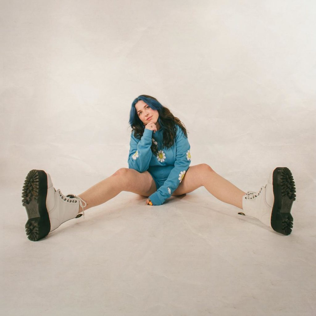 L E A Releases New Alt-Pop Summer Anthem "Pebbles"