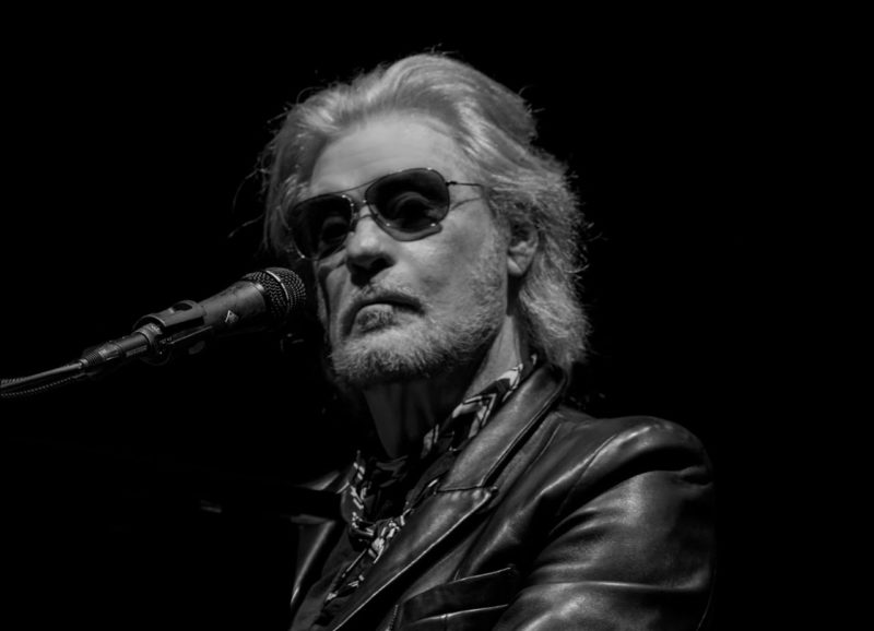 DARYL HALL