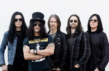 Slash Ft. Myles Kennedy and the Conspirators