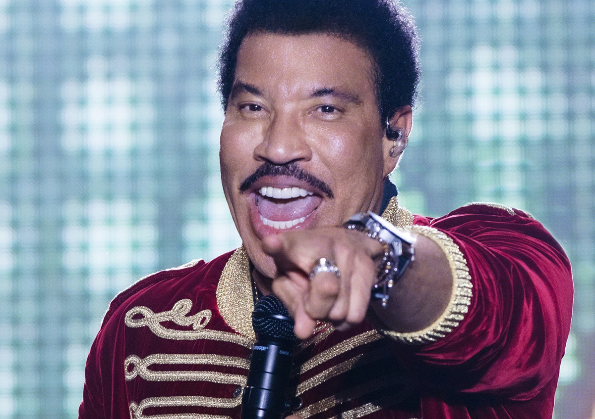 LIONEL RICHIE and EARTH, WIND & FIRE Announce ‘2023 Sing A Song All Night Long’ Tour Icon Vs. Icon