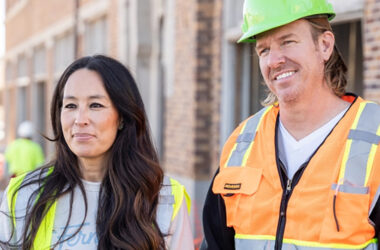 Fixer Upper The Hotel - Chip and Joanna Gaines