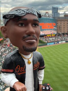 “All eyez on me!” 🔥 It’s Tupac Bobblehead Night with the Baltimore Orioles at Camden Yards!

#tupacshakur #2pac #baltimoreorioles #mlb #AllEyezOnMe