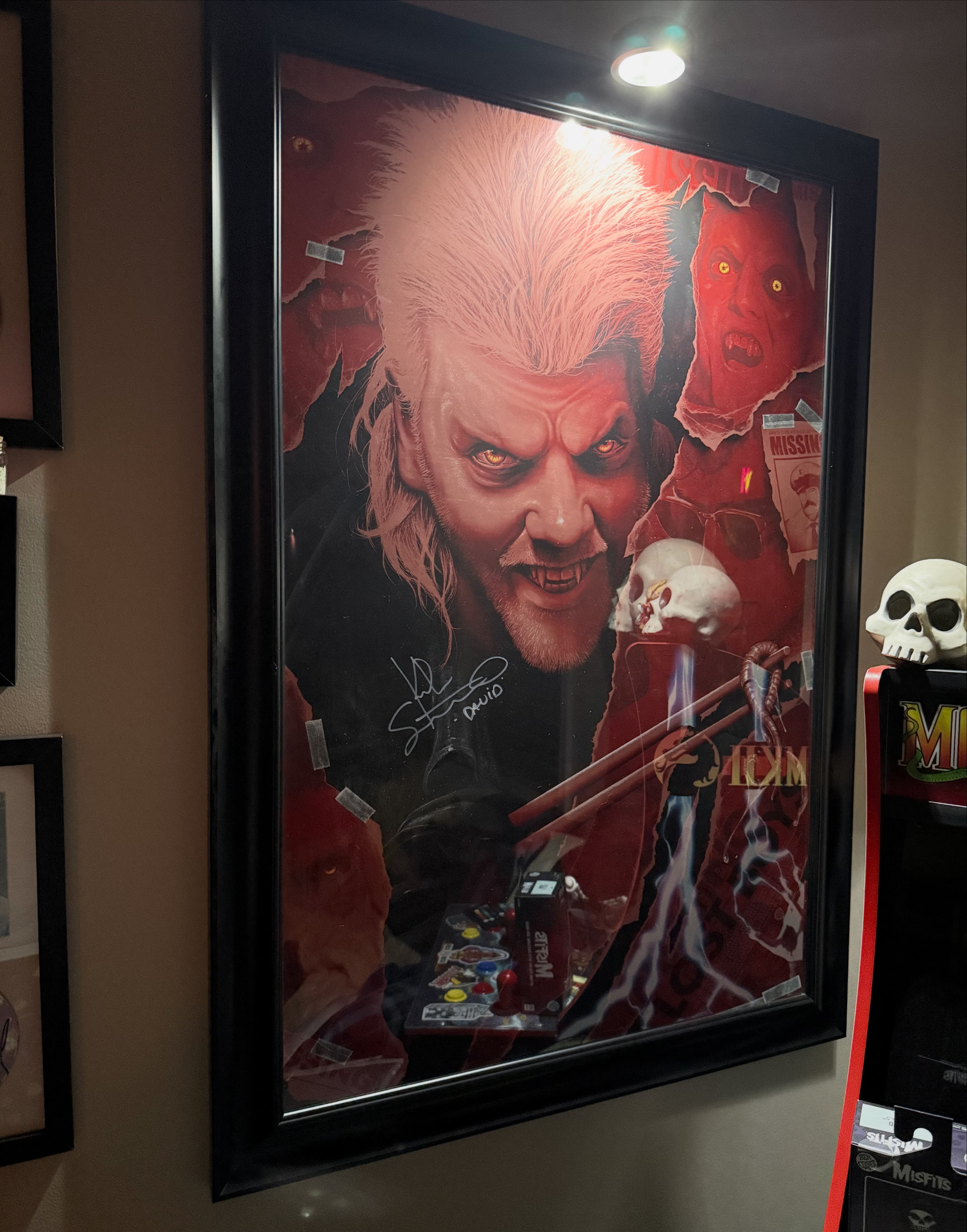 Setting the mood. 🦇🩸🍷🍜 #lostboys #halloween #kiefersutherland #horror #stevenlurosholliday